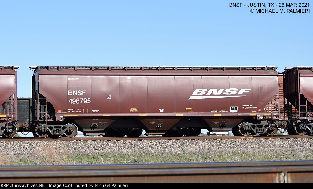 BNSF Covered Hopper 496795